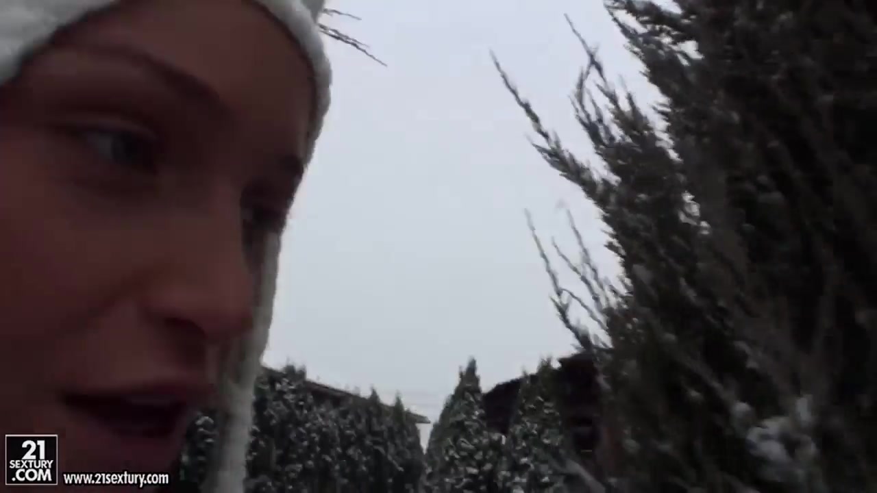 Babe Kathia Nobili gets filmed on snow