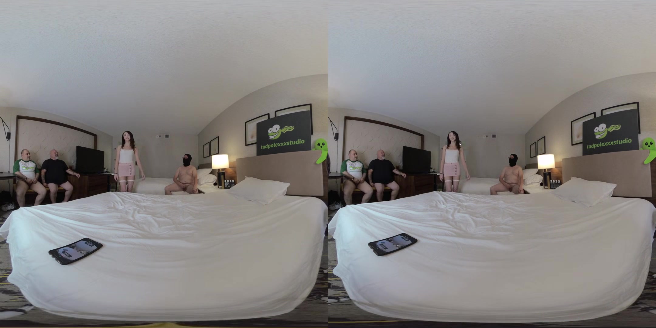 Cecelia Taylor GANGBANG with Creampies - MMF Amateur Threesome Gangbang