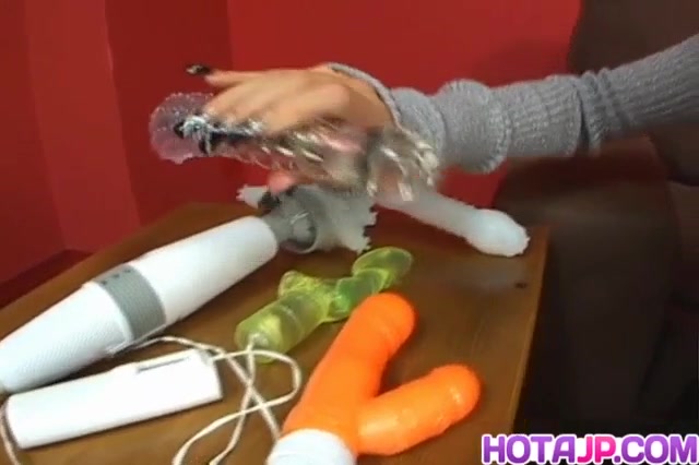 Misa Tsuchiya uses sex toys for orgasms