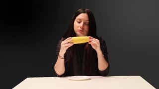 Cornhub Aria slobs on the cob