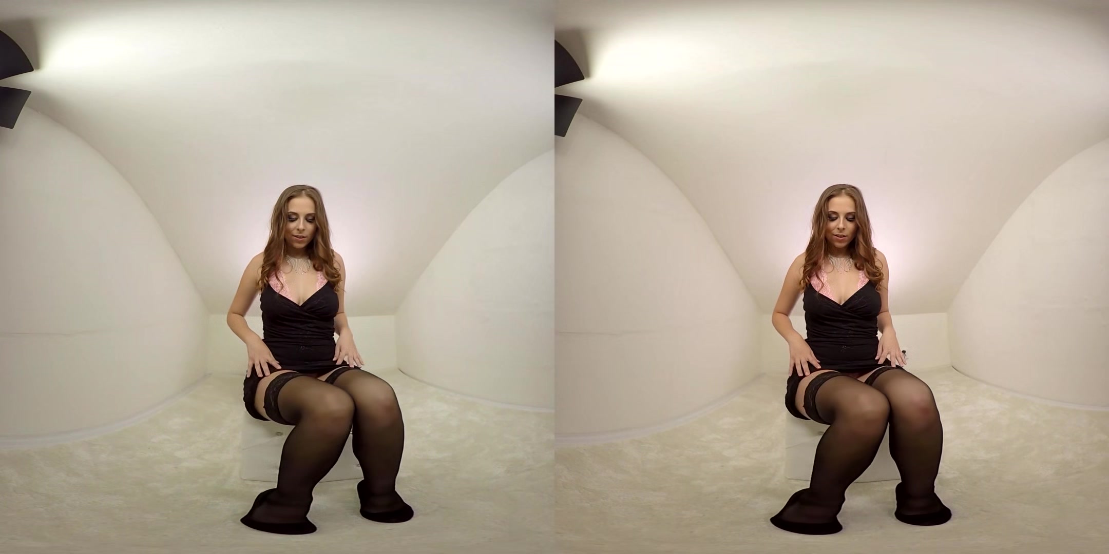 140 - Antonia Sainz - Shaved Redhead Solo Model Toying