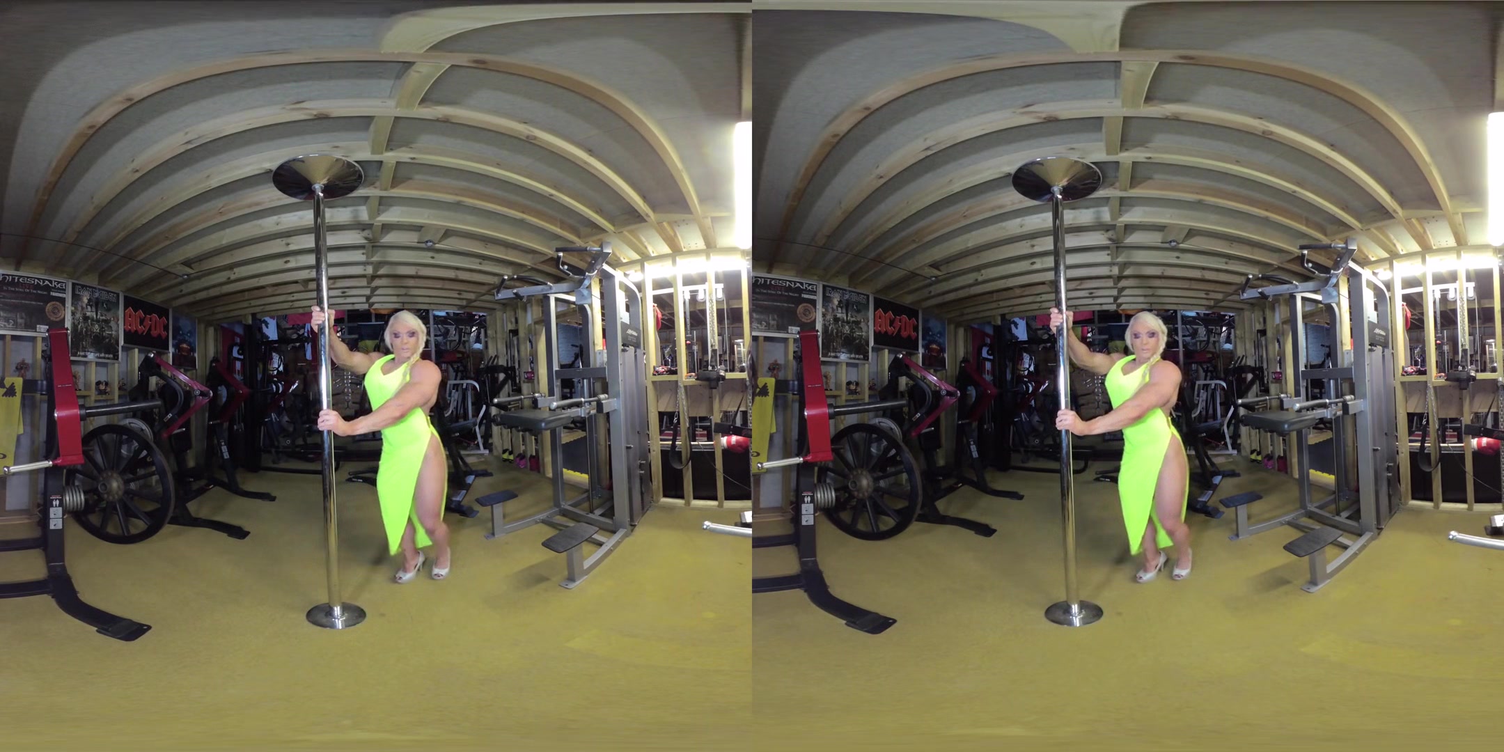 Lisa Cross - In the Gym - Bodybuilding Blonde Shaved Pussy Teasing
