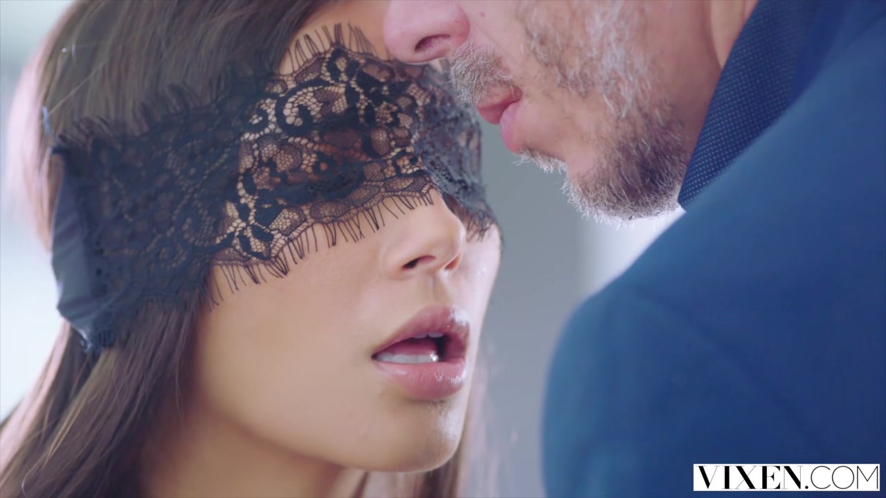 VIXEN Gianna Dior Has A Very Kinky Relationship