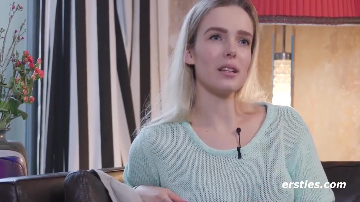 Die Blonde Sandy S Macht Es Sich Selbst Mit Einem G-punkt-dildo