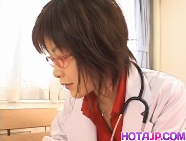 Kasumi Uehara kinky doctor strokes penis