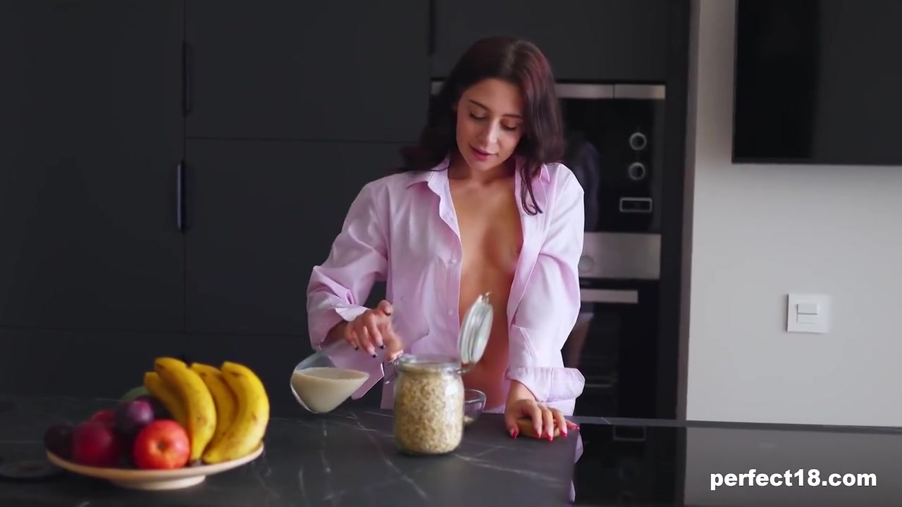 Honey Dory Juicing Through Her With Sweet Hole
