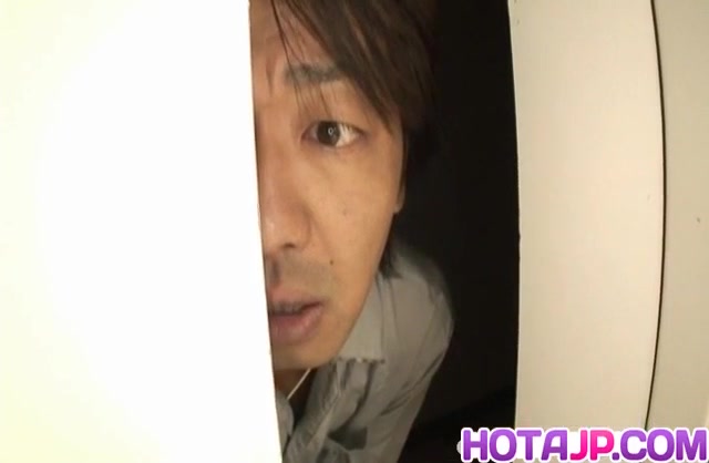 Aya with bee stings fucks her pussy with vibrator in fr