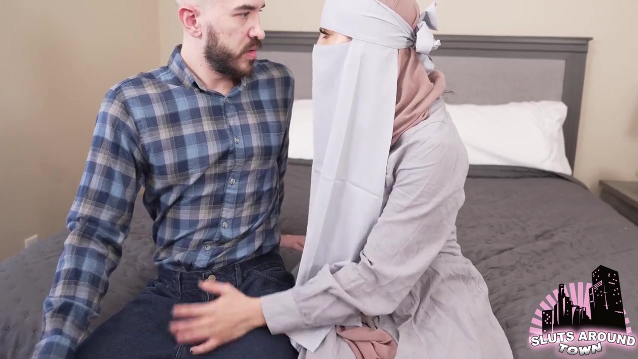 Arabic Ministers Wife Fucks Her Bodyguard - Sasha Pearl And Hot Milf