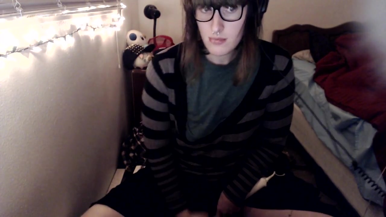 homemade chubby trans jerk cum with hitachi