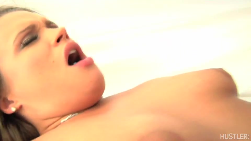 Hot chicks dive in wet pussy
