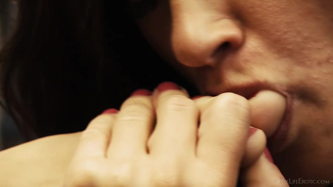 Unreachable 2 - Anna Rose & Tess B - TheLifeErotic