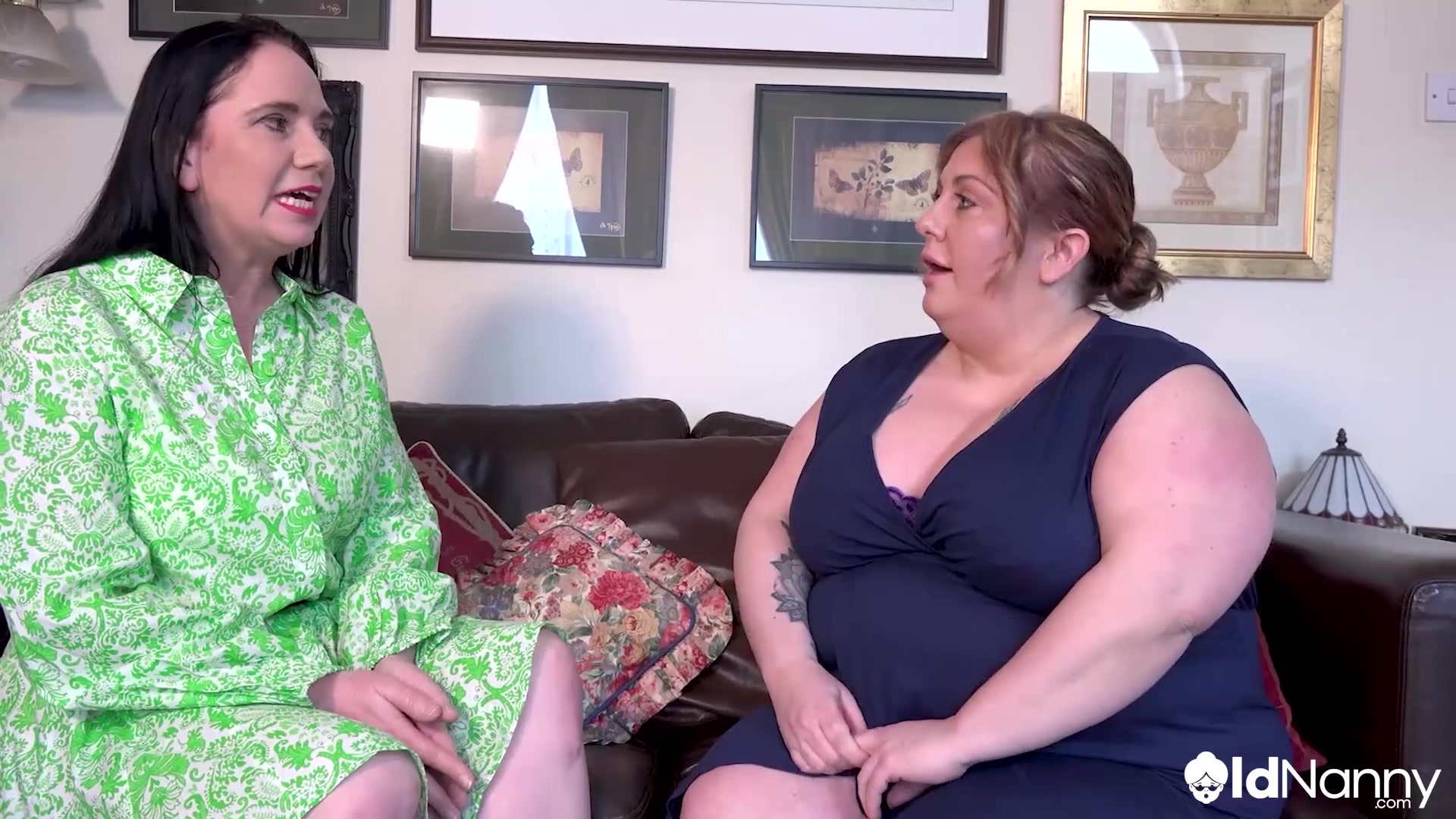 Busty and Chubby Lesbians Licking and Fingering - OLDNANNY