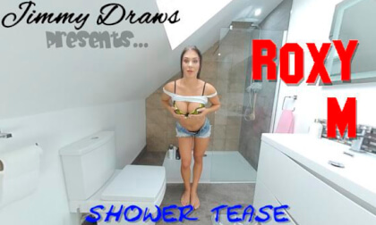 Roxy M, Bedroom Tease - SexLikeReal