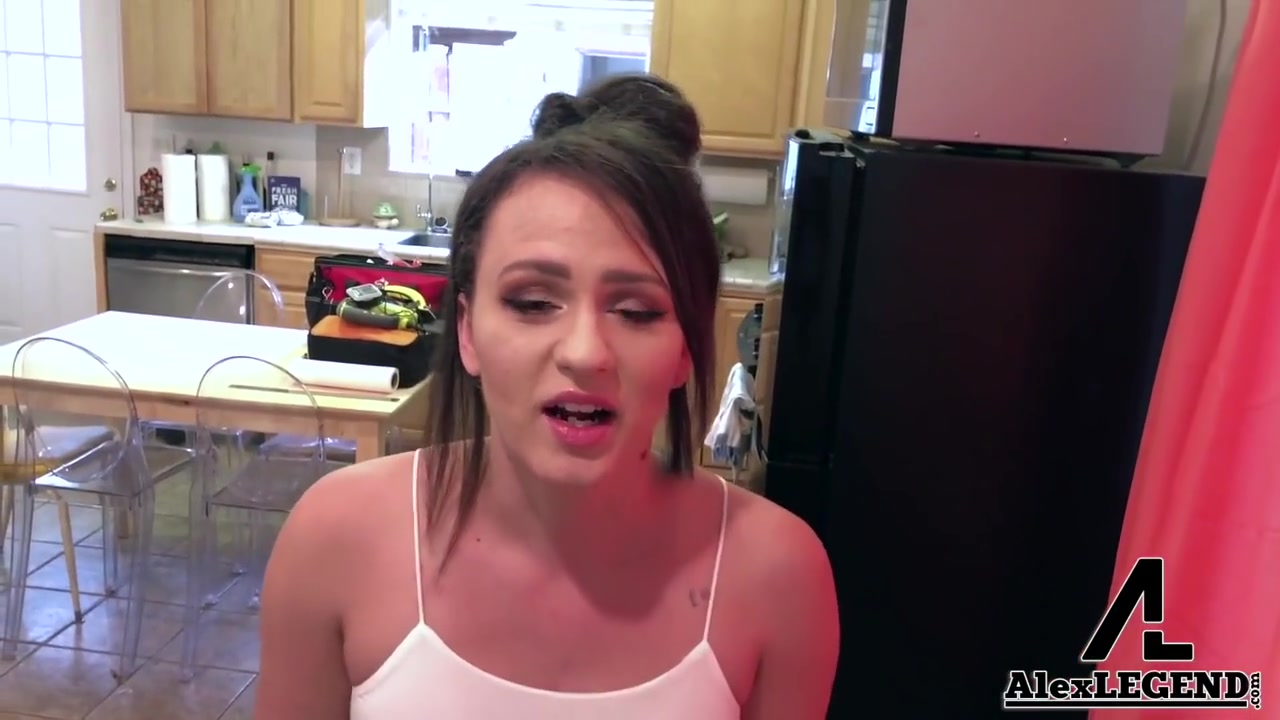 Sexy Blows Her Shady Landlord To Pay Her Rent!