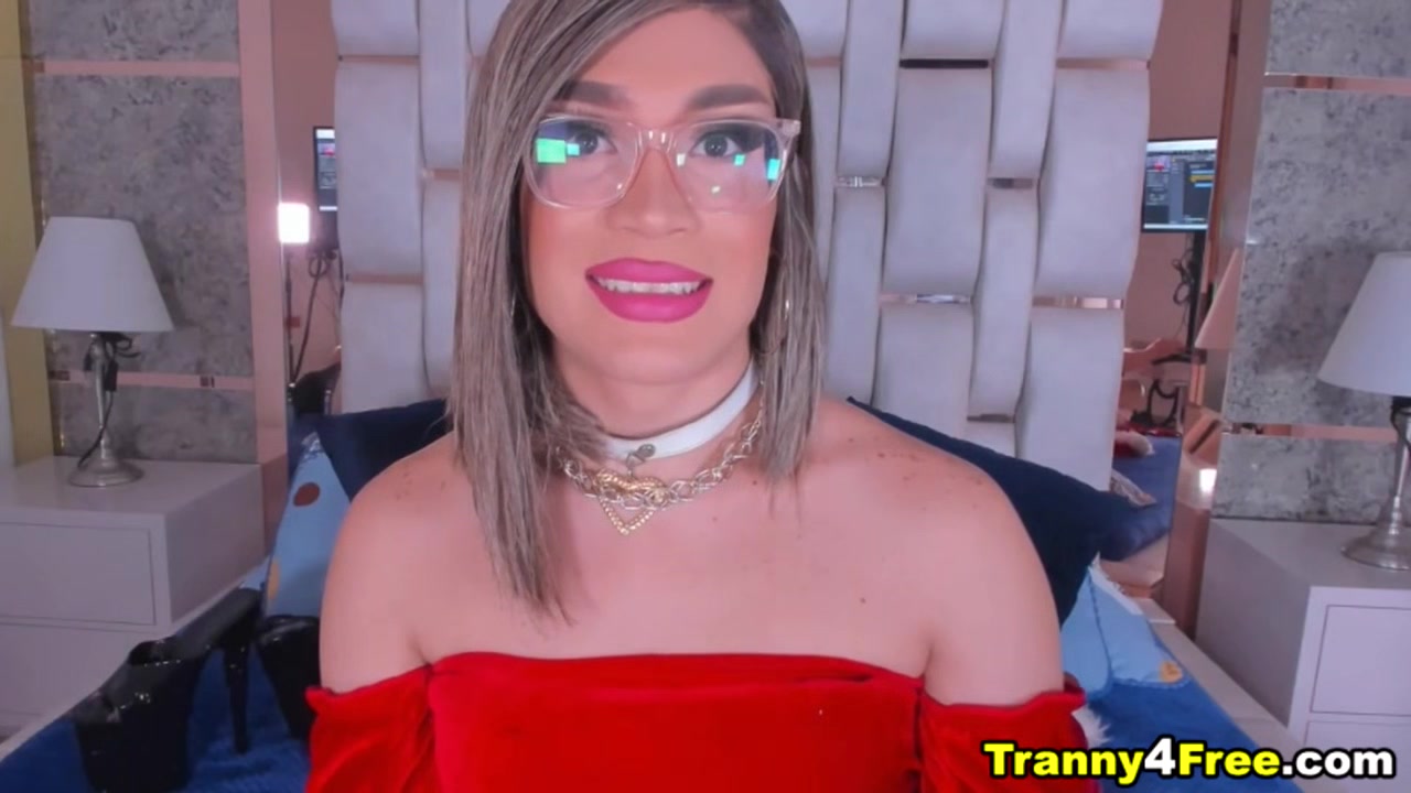 This adorable Shemale twerks her big dick