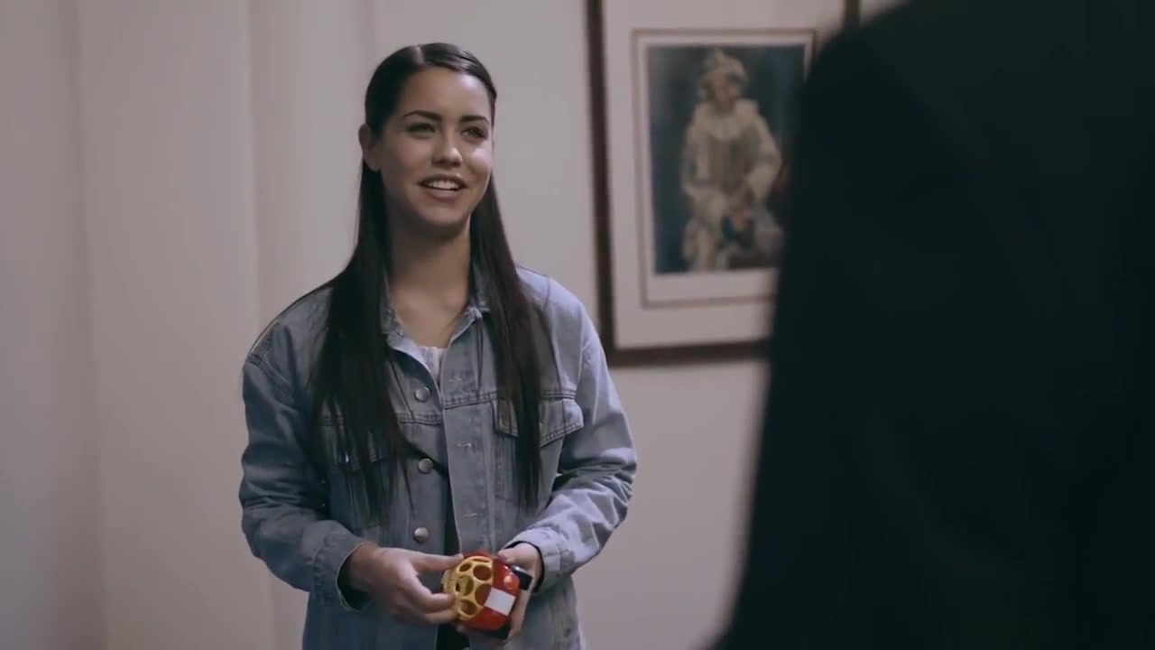 Babysitter teen 18+ makes a generous deal with the Step dad
