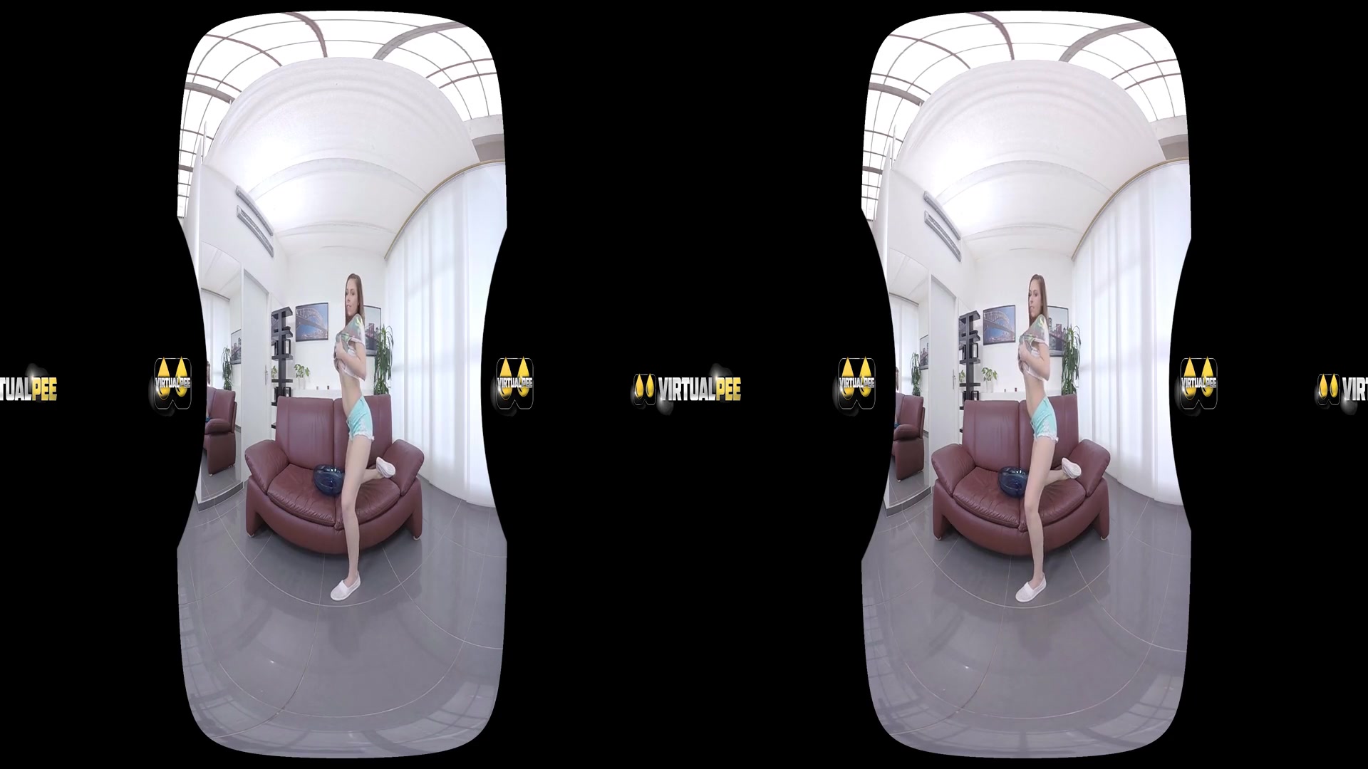 Antonia Sainz in Playful Pee - VirtualPee