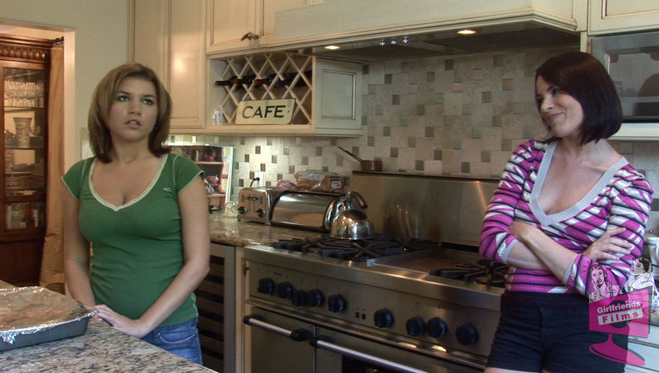 Dana DeArmond & Leah Livingston in Imperfect Angels #06