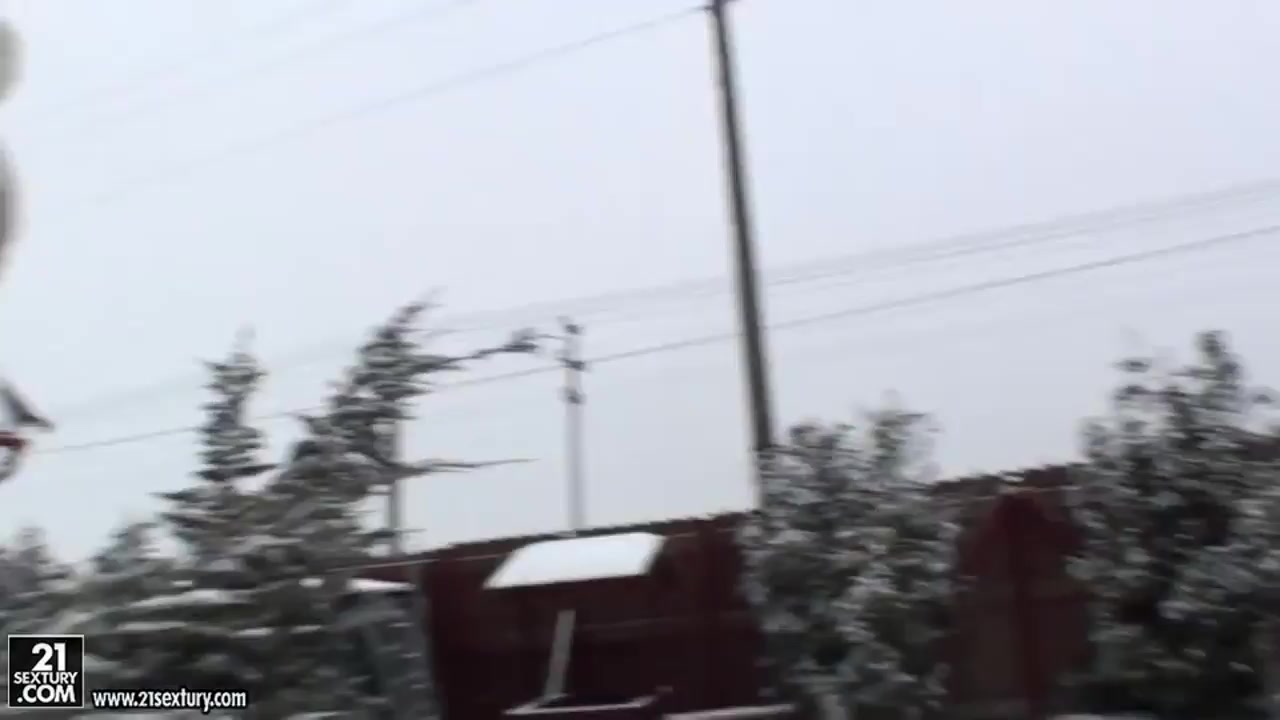 Babe Kathia Nobili gets filmed on snow