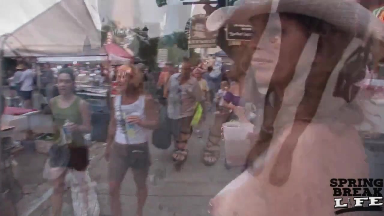 Flashing in Key West - SpringbreakLife