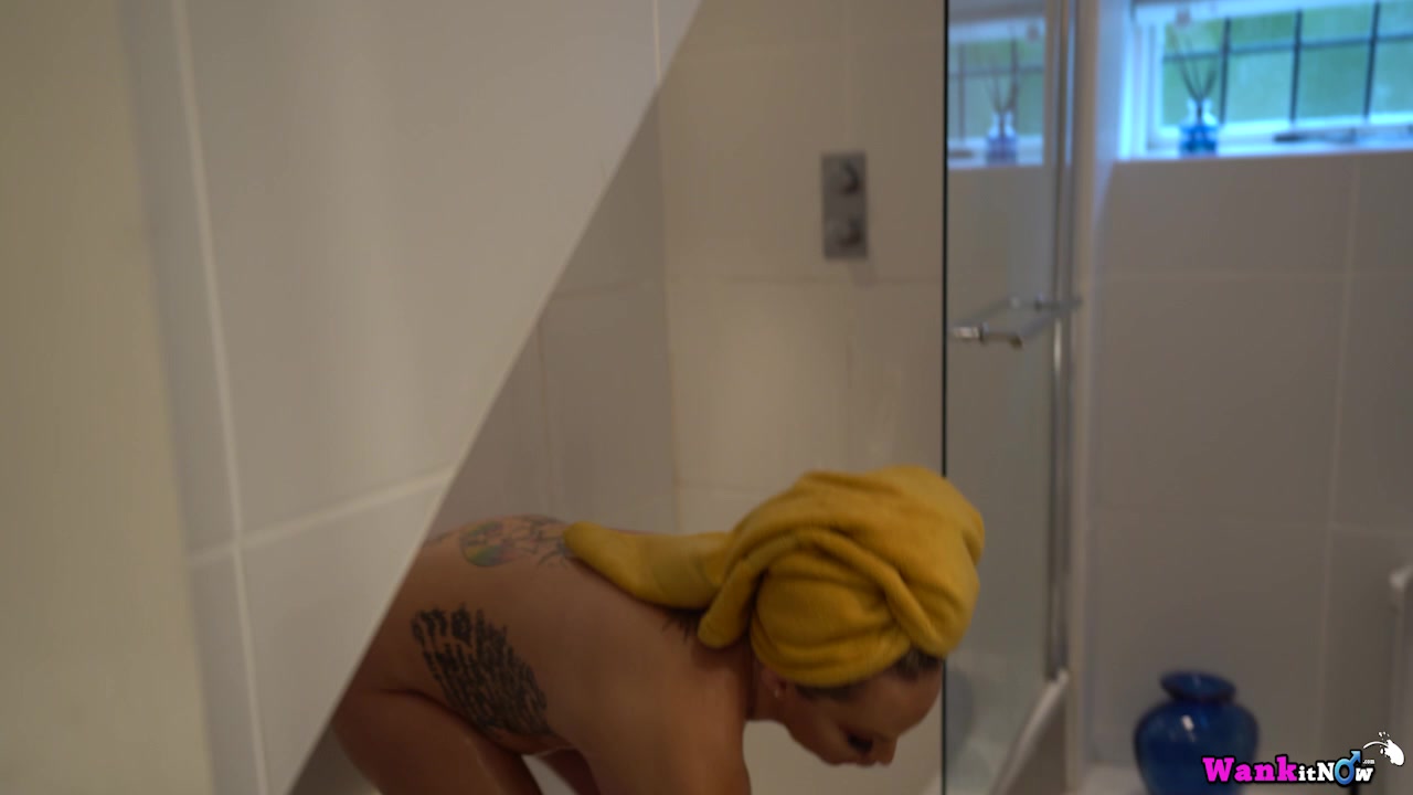 Louise Lee - Bit Perverted Pt:1 - Sexy Videos - WankitNow