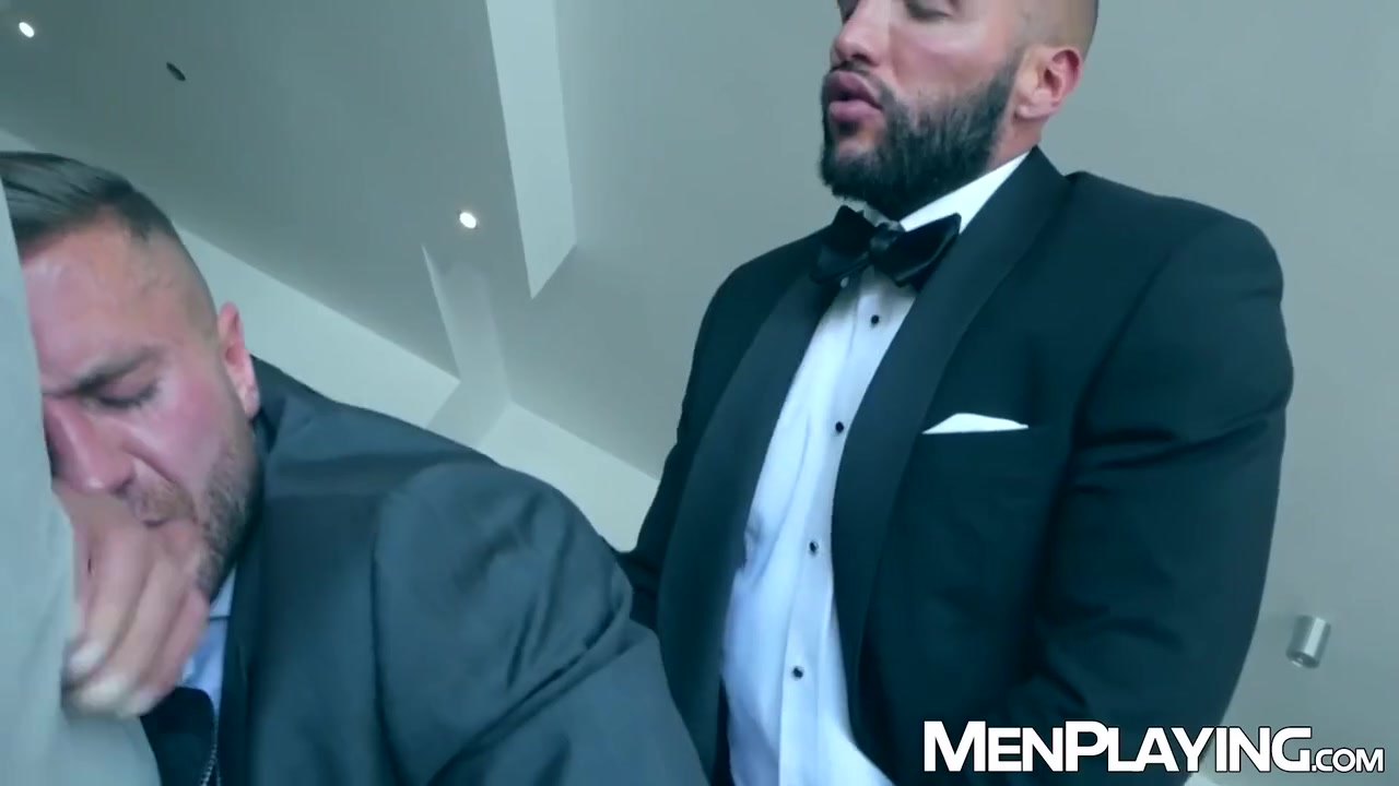 Buffed Reveals His Cock And Gives A Memorable Anal With Donato Reyes And Emir Boscatto