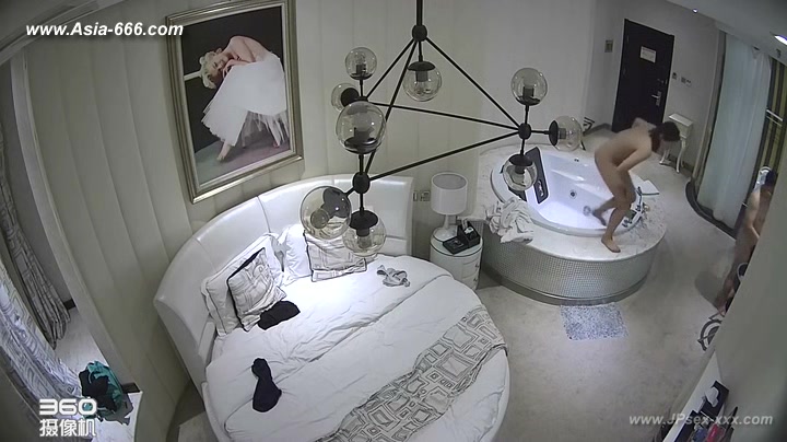 Hackers use the camera to remote monitoring of a lover's home life.264