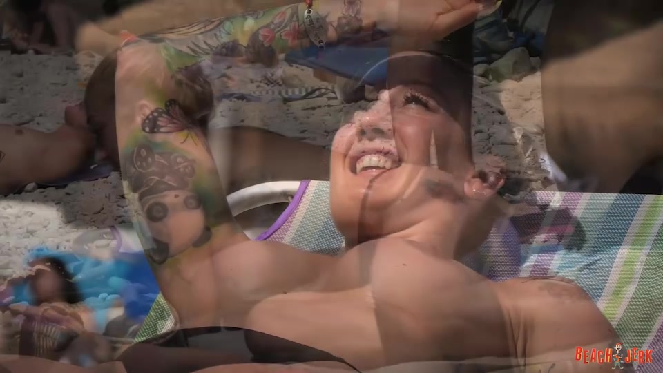 Boobs and sunbeds 30 - BeachJerk