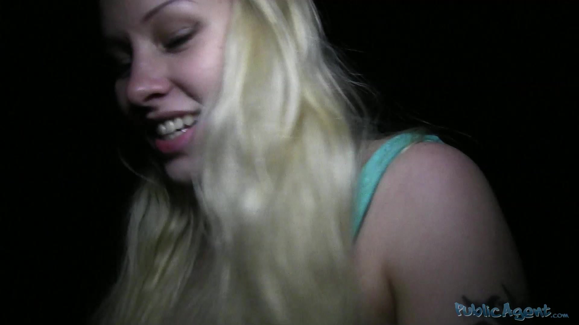 PublicAgent Clip. Lola