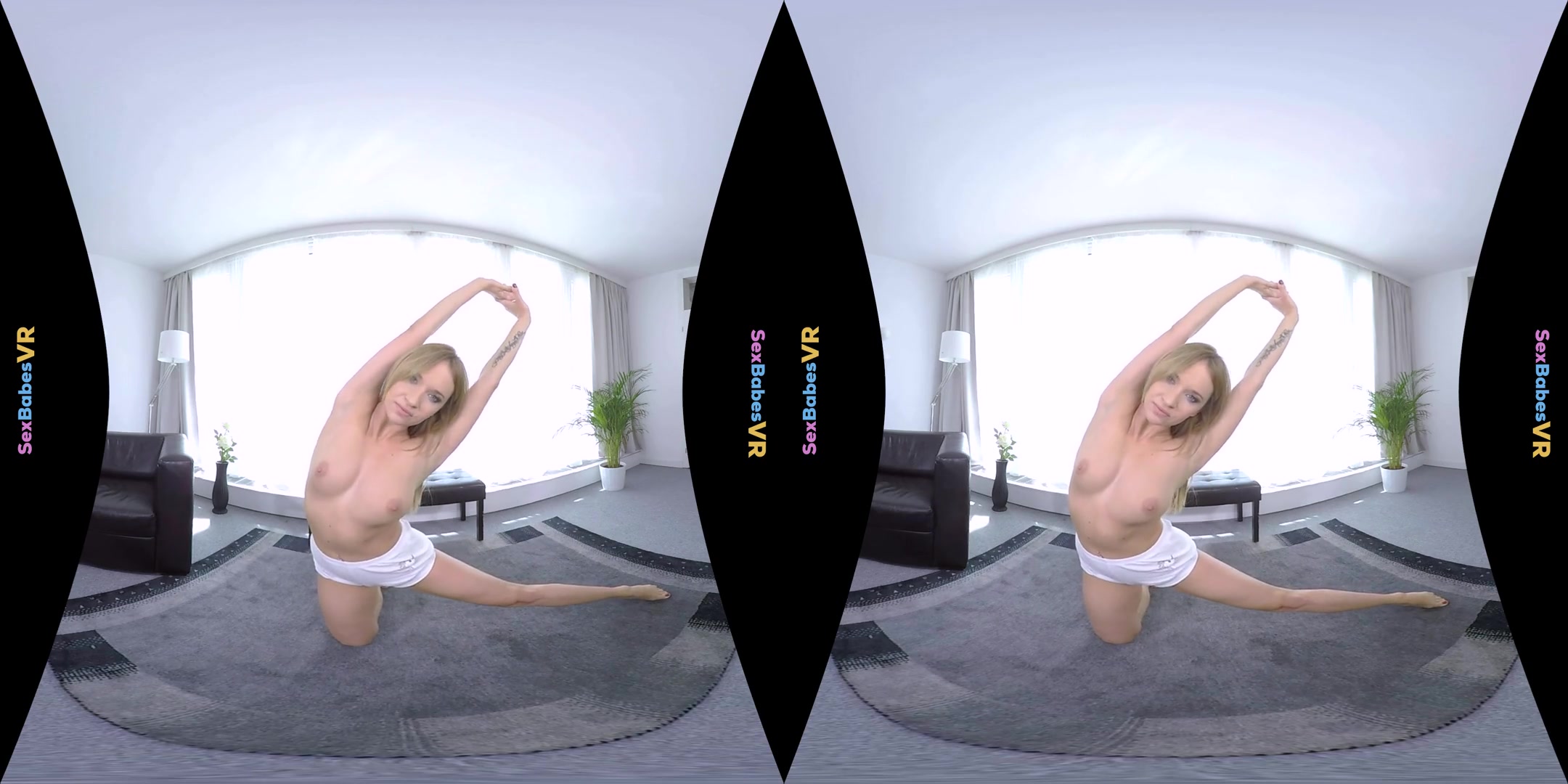 Angel Piaff in Gym Pussy - SexBabesVR