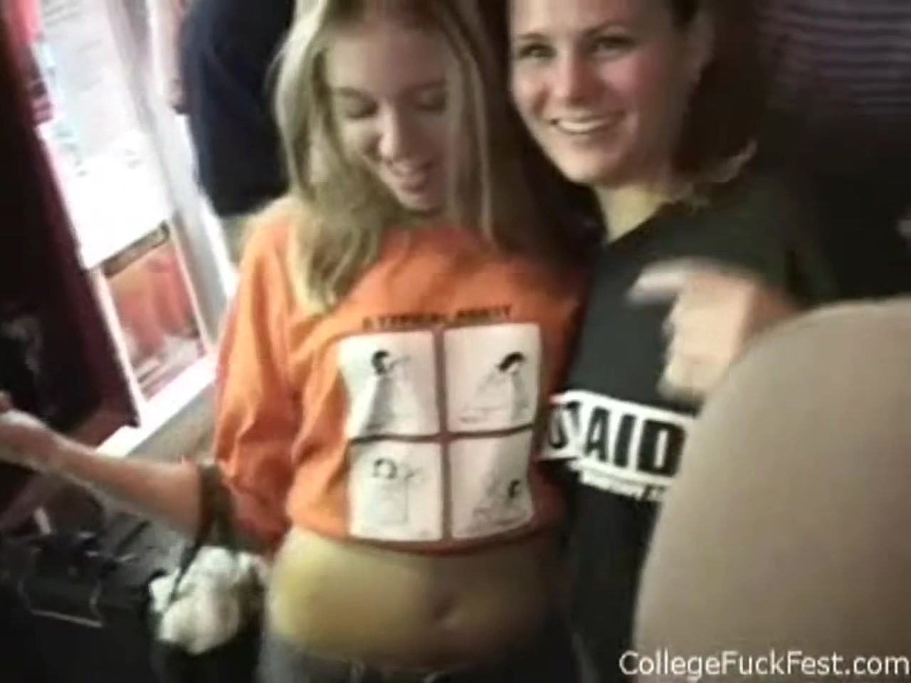 Kissing coed teens get busy in amateur party
