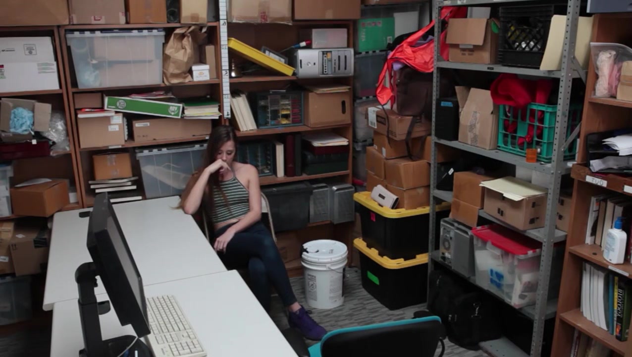 shoplyfter, case about two hot girls