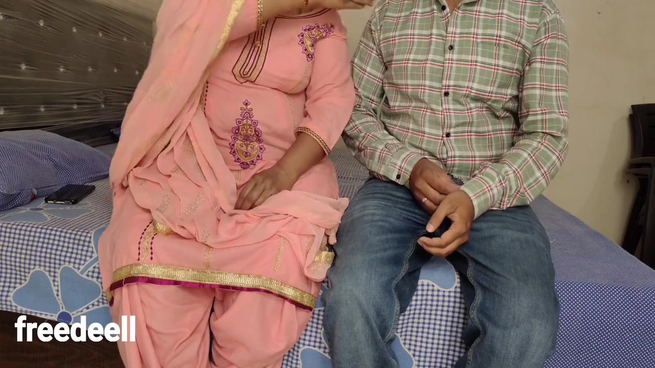 Dost Ki Maa Chod Di. Dost Ke Ghar Par