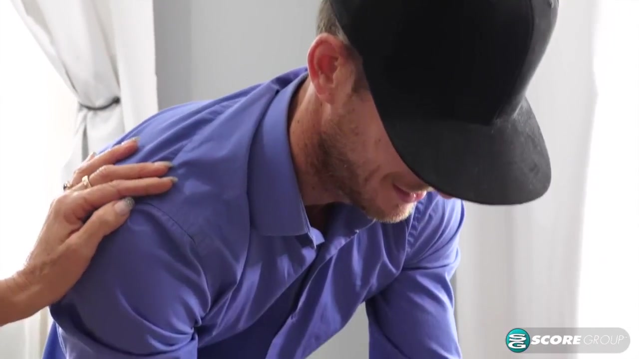 Milf Vanessa Shows The Delivery Man What A Fuck Machine She Is