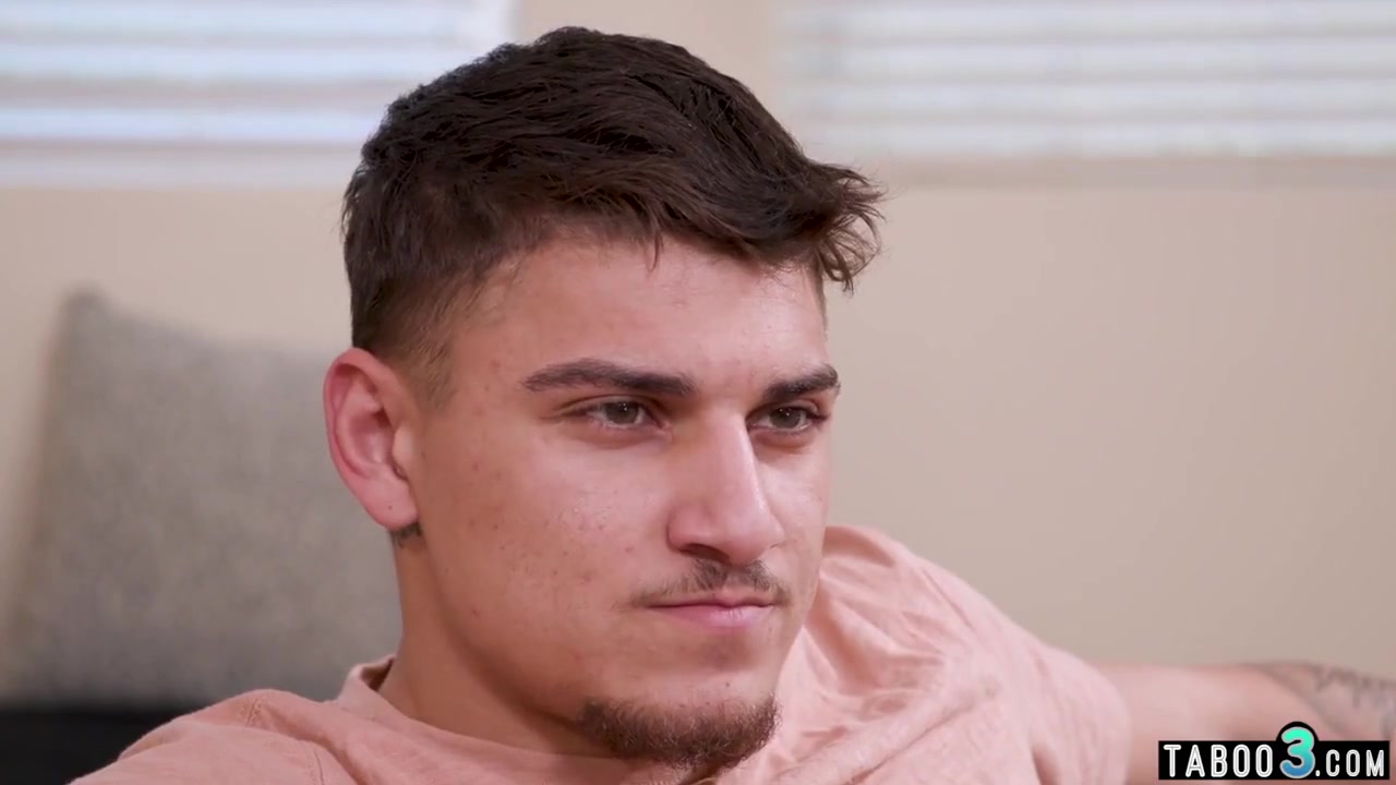 Stepbro Made His Young Stepsister Squirt With Coco Lovelock