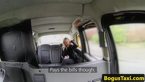 Deepthroating uk amateur facialized in a taxi