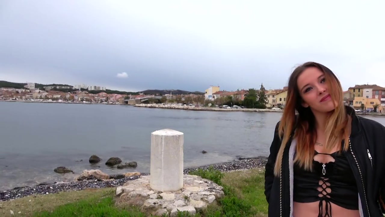 Charline, 20 years old, a new start! - Jacquie et Michel TV