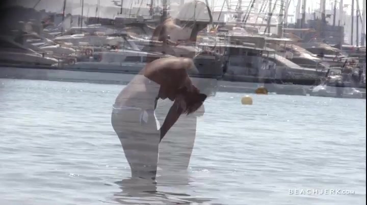 Lots Of Topless Girls - BeachJerk