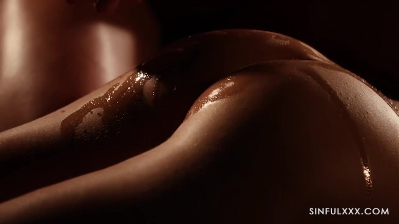 Lesbians Dive into each Others Sinful Dreams - Sinfulxxx