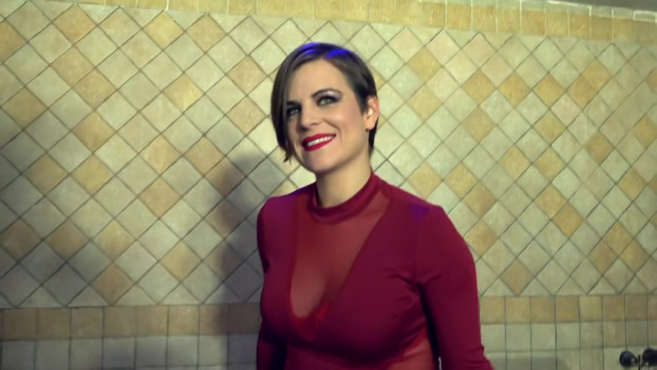 Mel, a naughty girl who doesn't like to wait... - Jacquie et Michel TV