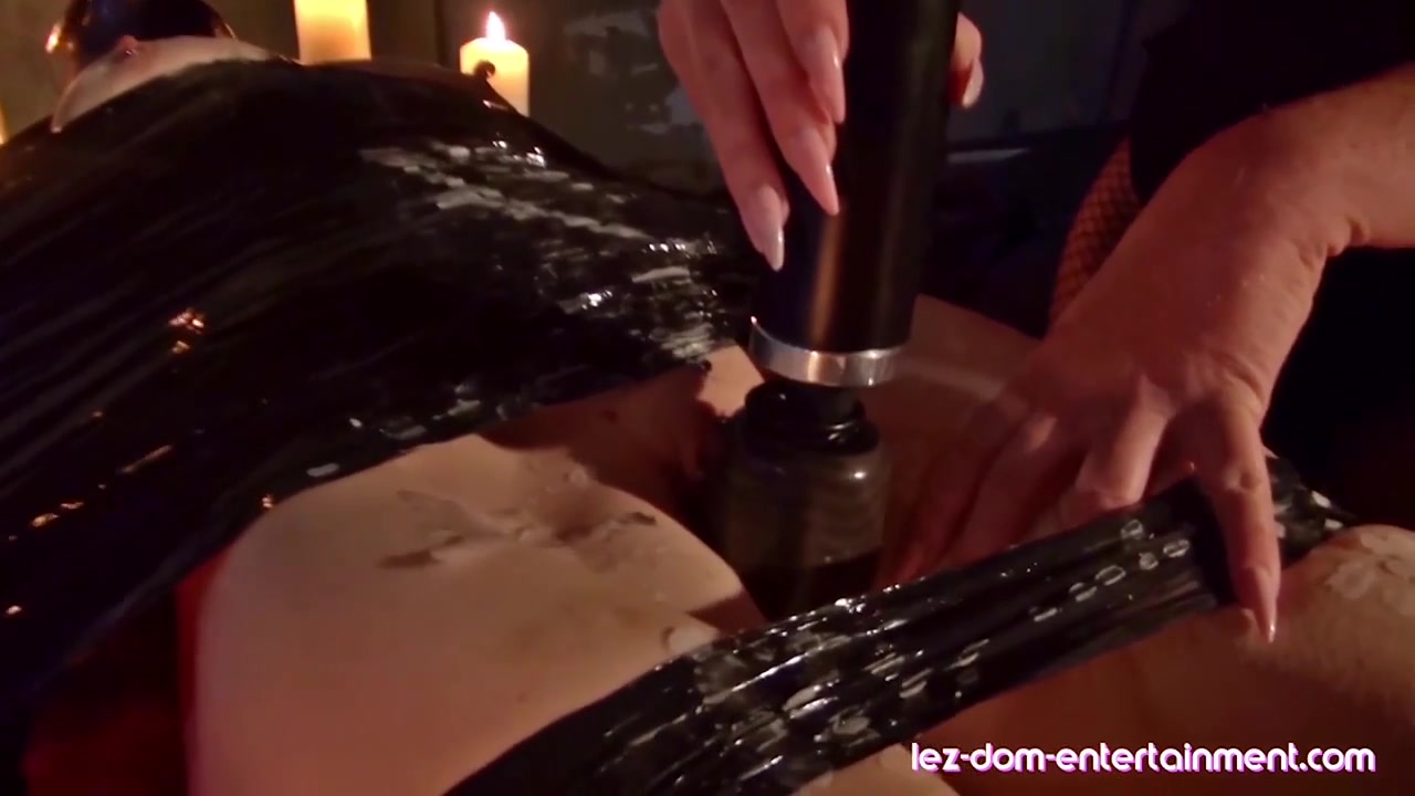 Star Mistress Luci & Slave Girl Nina in A Light in the Dark - KINK