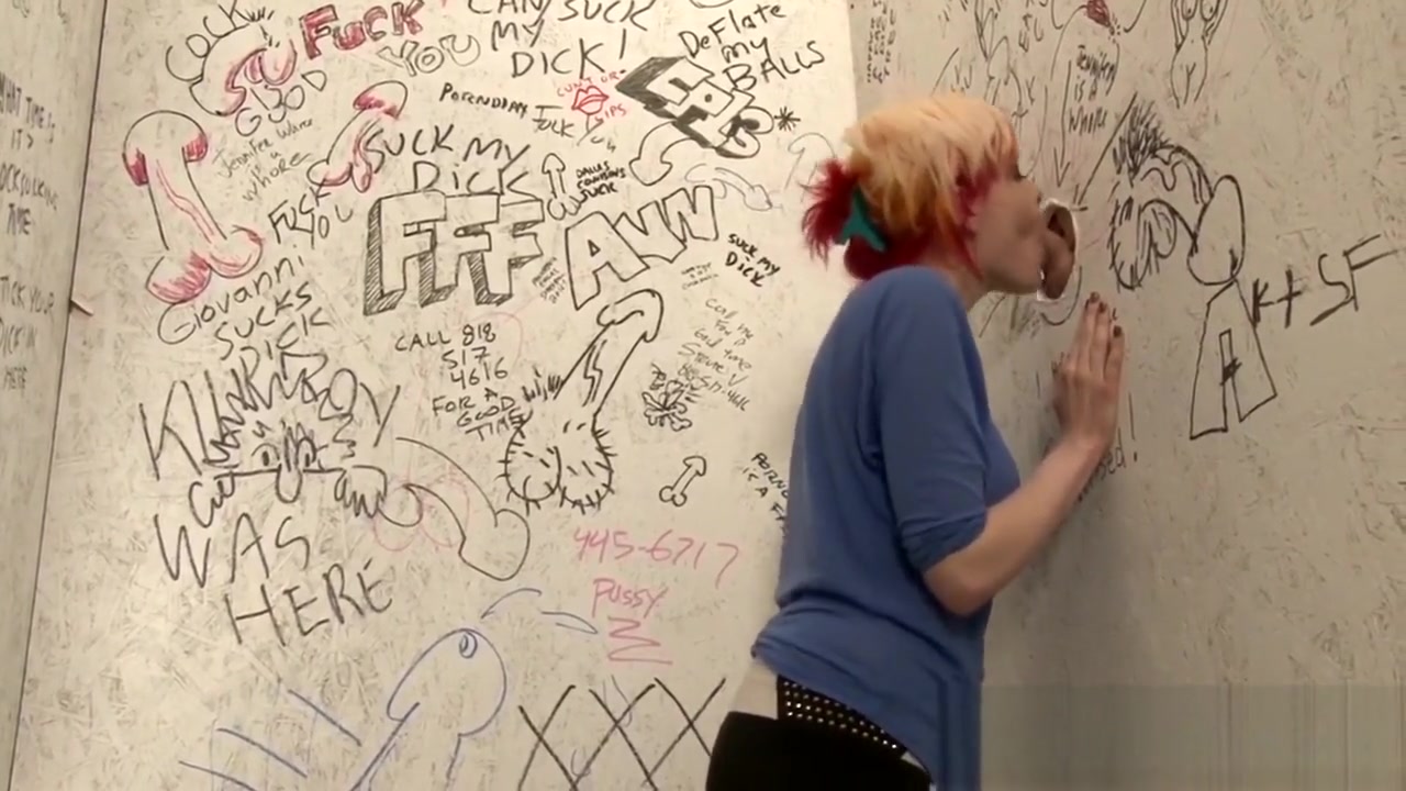 Gloryhole sucked tranny