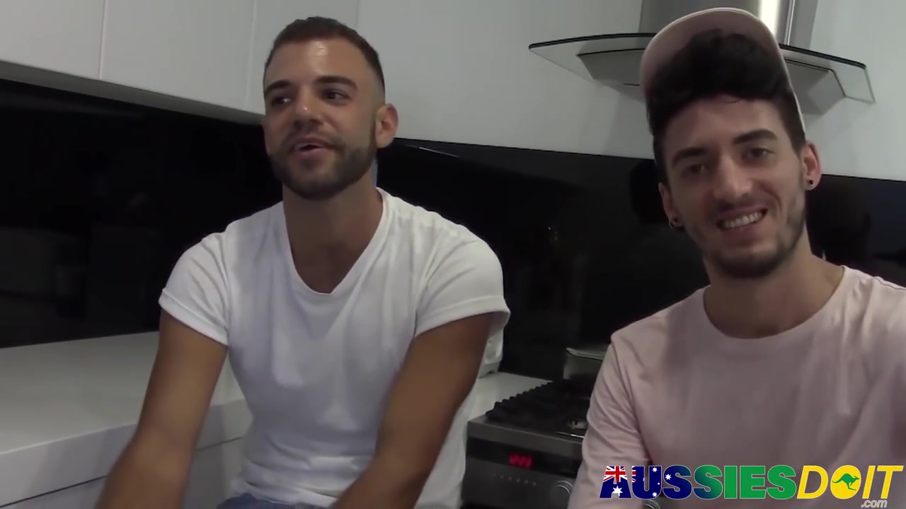 Lewis Pleasures Xaviers Thick Aussie Cock Using His Bobbing Head