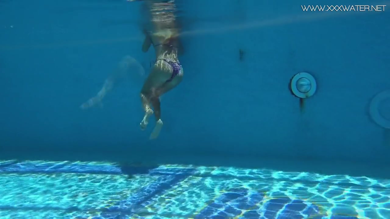 Absolutely Astonishing Blonde Pornstar Swimming - Mary Kalisy