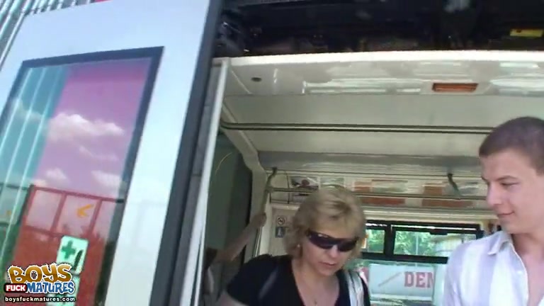 Tourist talked into hot stuff