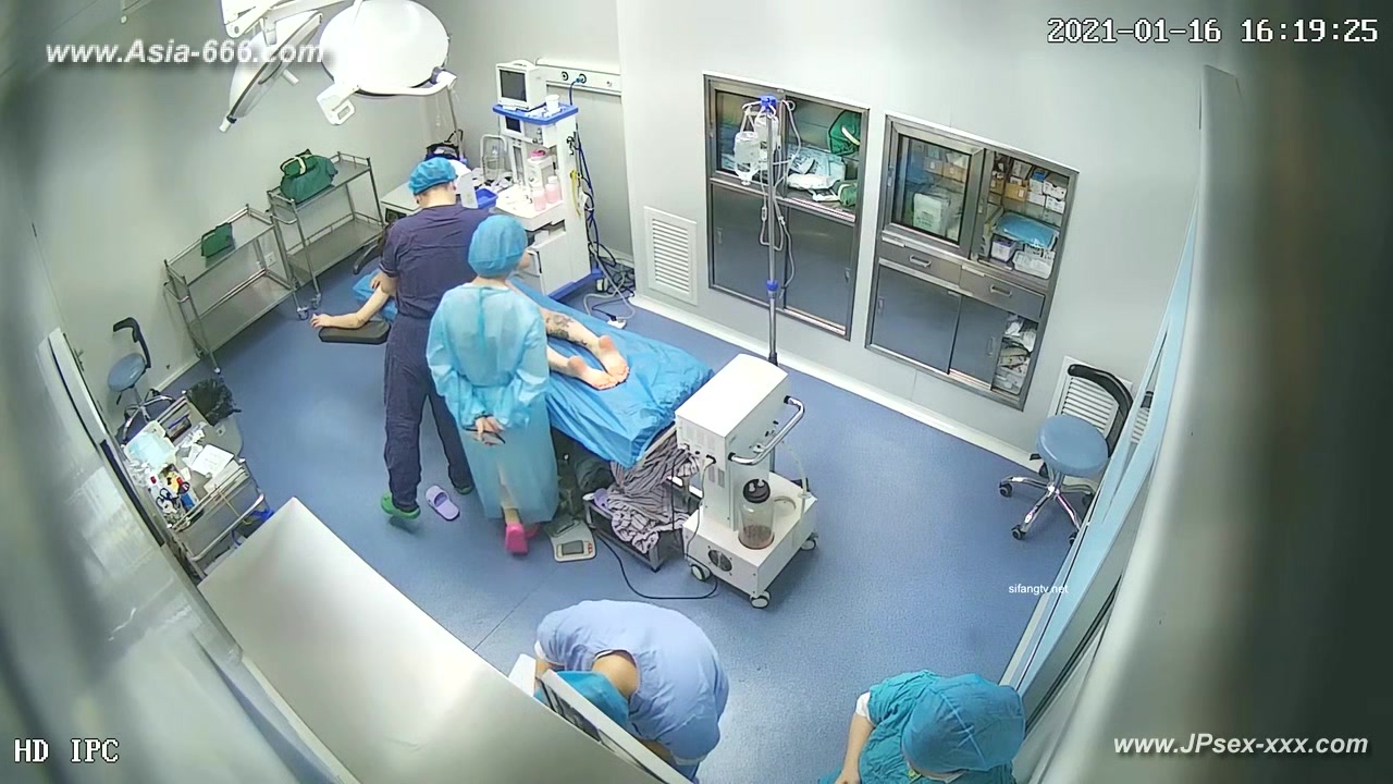 Peeping Hospital patient .***