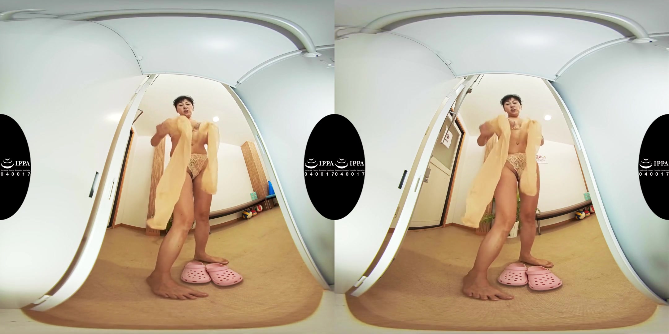 Changing Mature Japanese Women - Sneaking a Peek at Japanese MILFs