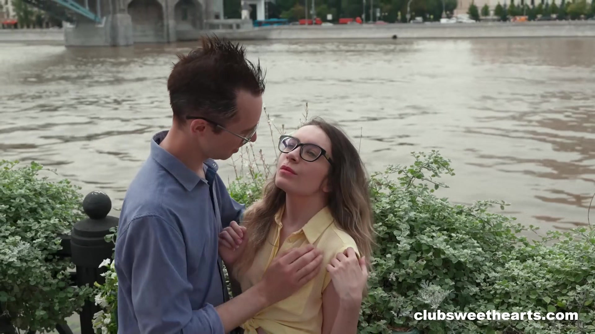 Beauty and the Nerd fuck on the First Date by ClubSweethearts