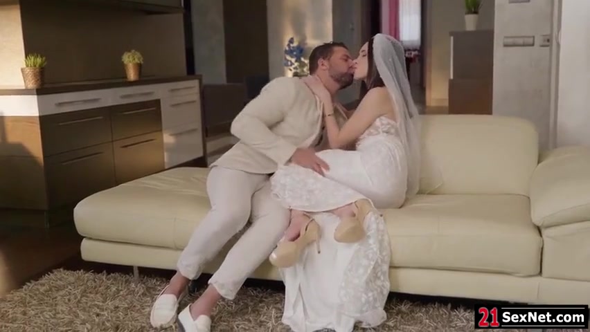 Alyssa Bounty - Husband First Time Ass Fucking His Wife