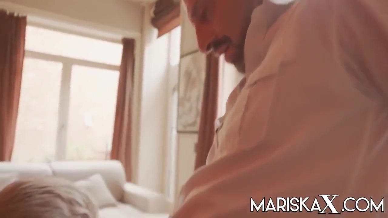 Bosomy Blond Stepmom Has Her Booty Banged - Mariska X And Pascal White